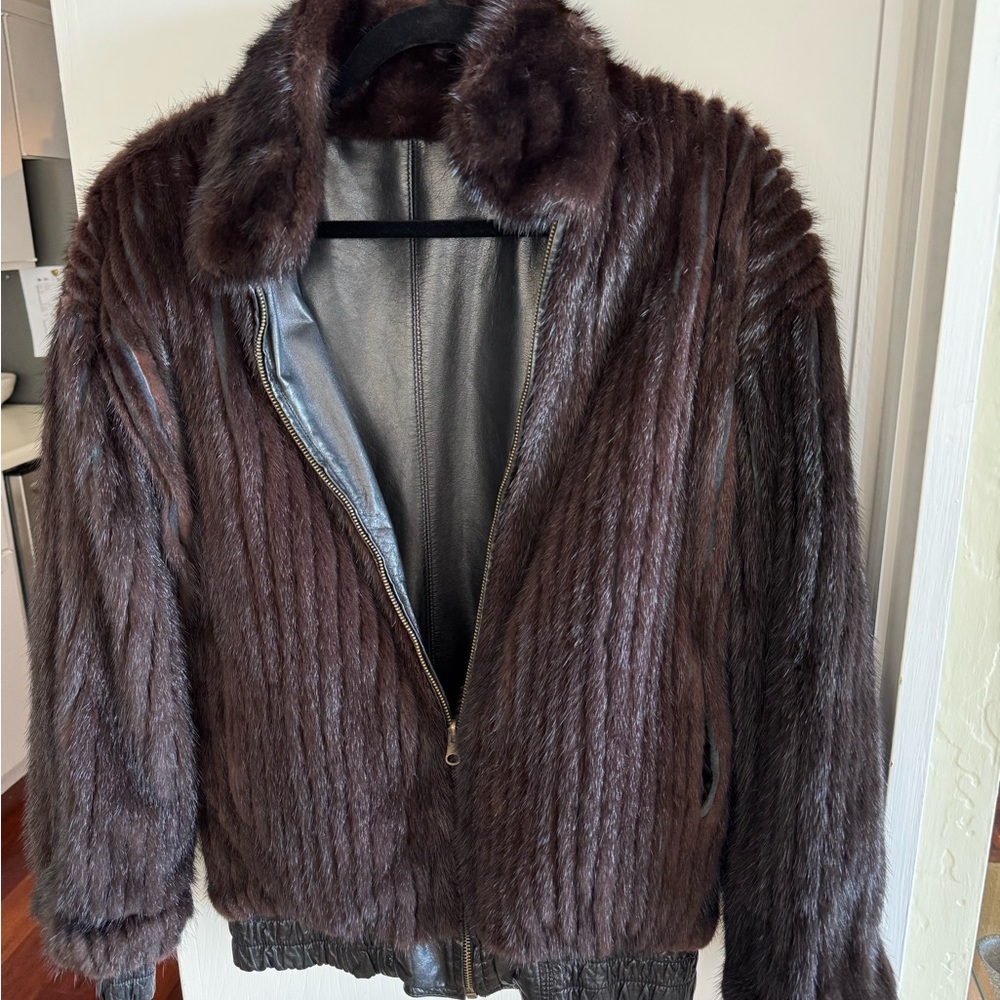 Reversible Black Leather Bomber Jacket with Mink Fur – Oversized Fit - Picture 5 of 11
